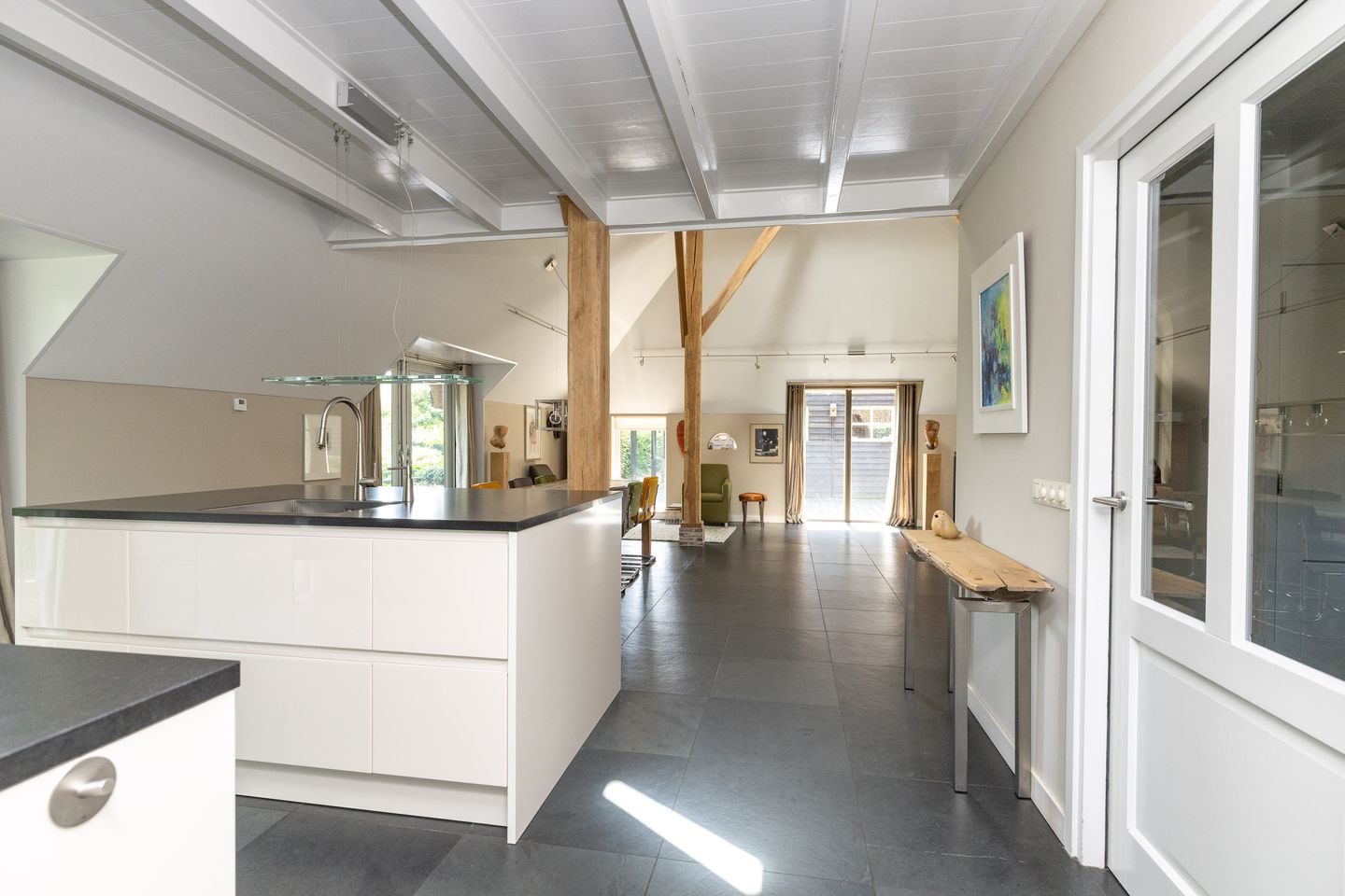 Photo 10 of Bloemberg 34