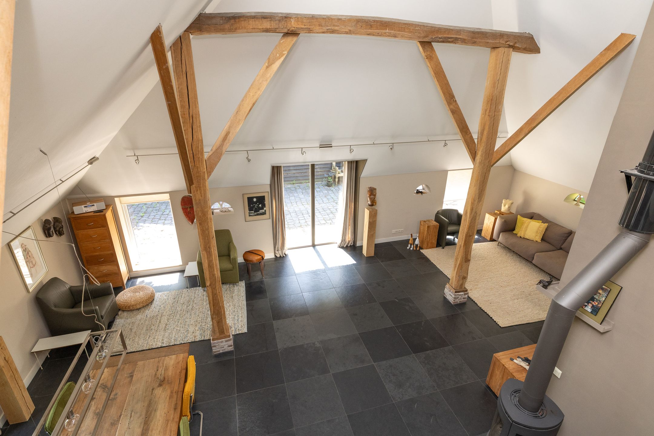 Photo 33 of Bloemberg 34
