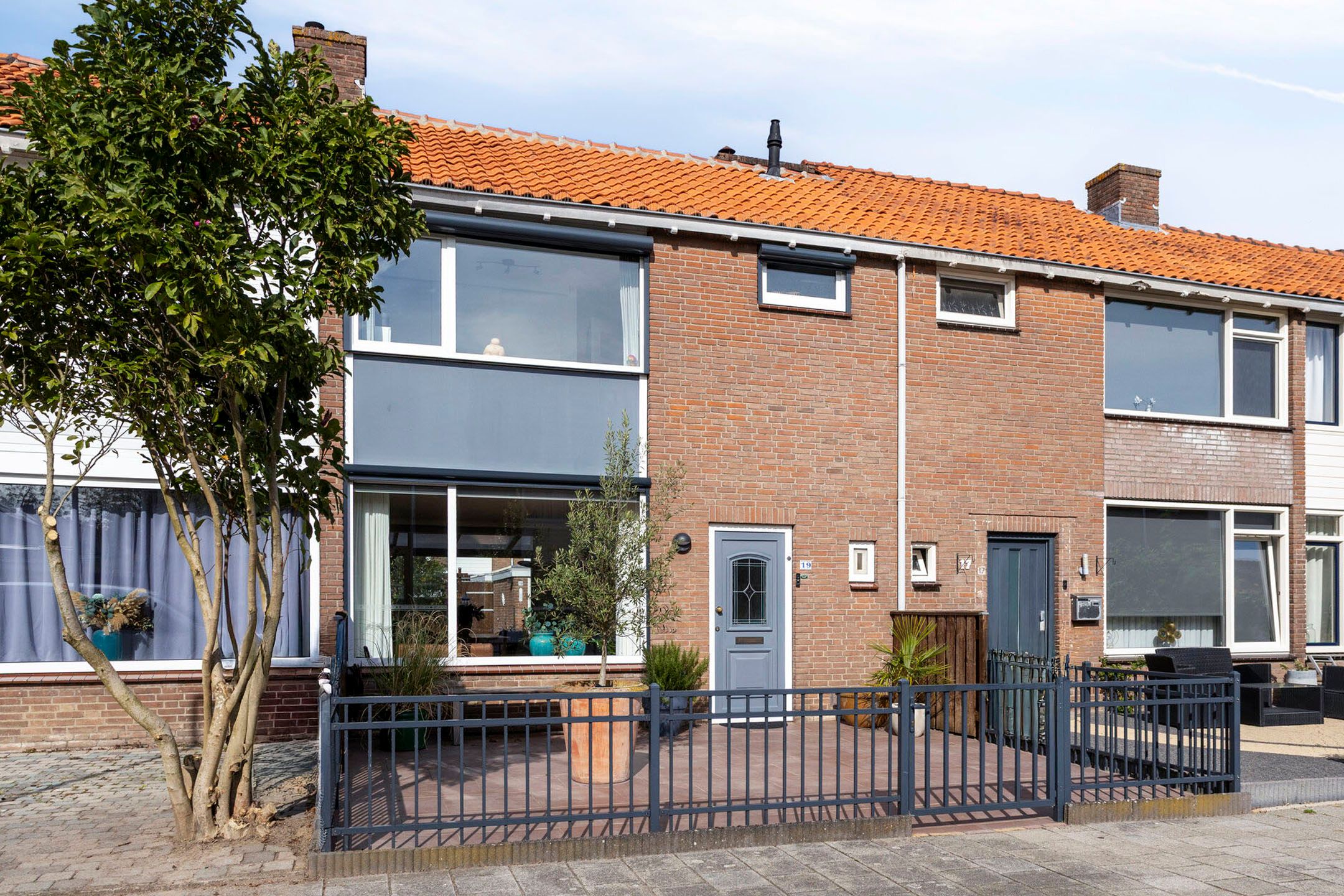 van der Hoopstraat 19