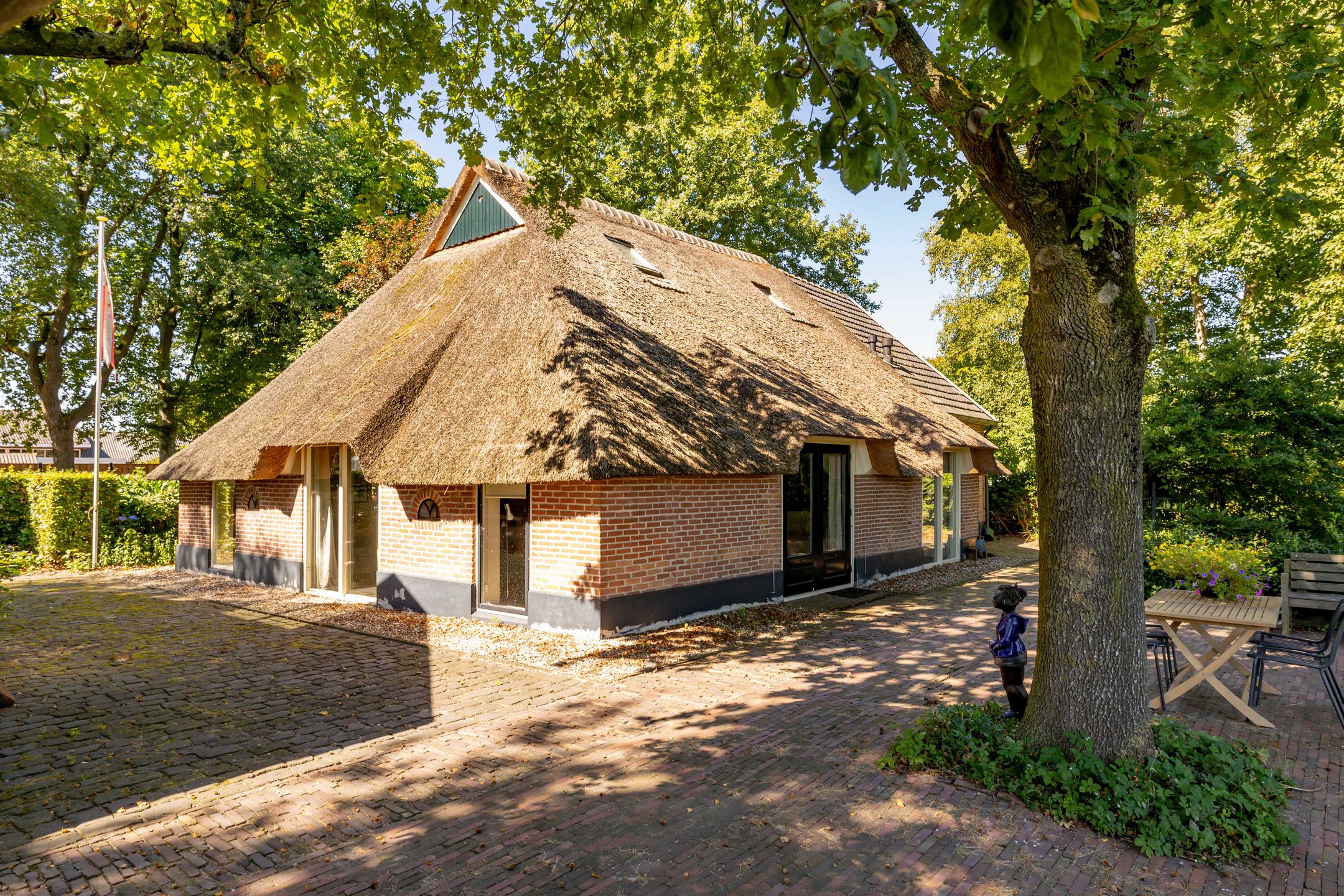 Photo 63 of Bloemberg 34