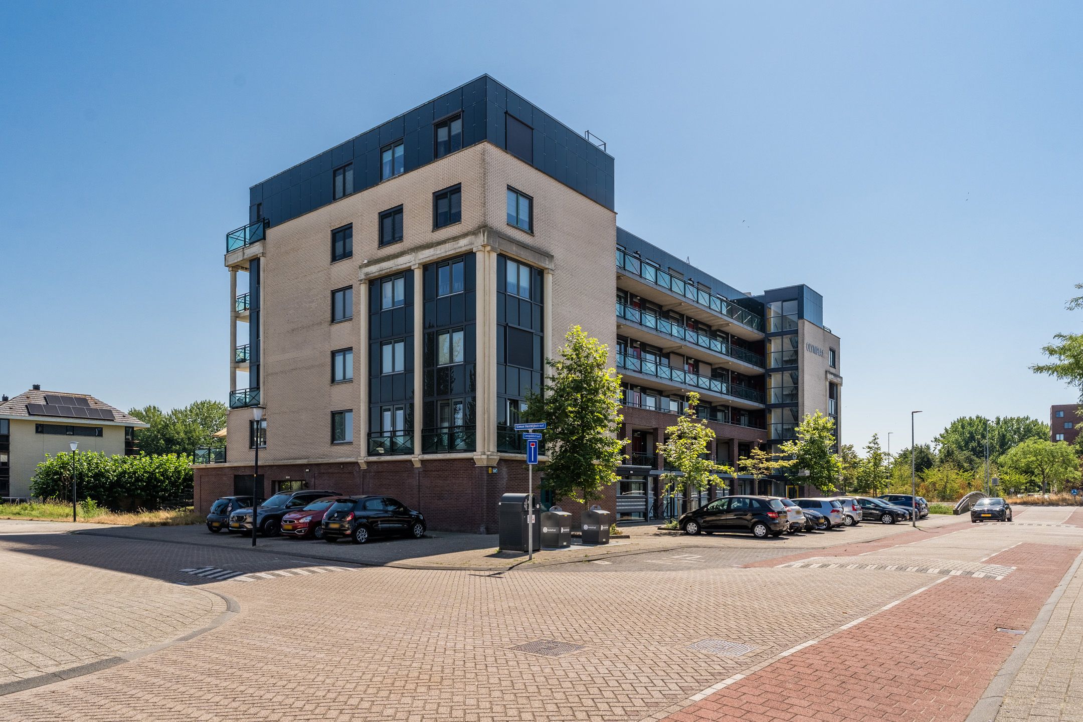Photo 30 of Leopoldstraat 4