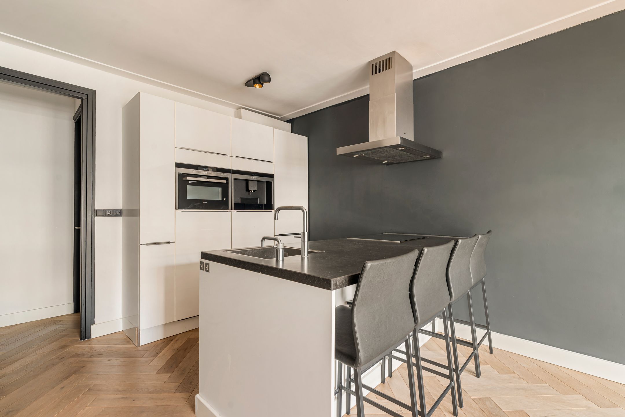 Photo 6 of Albert Cuypstraat 94-3