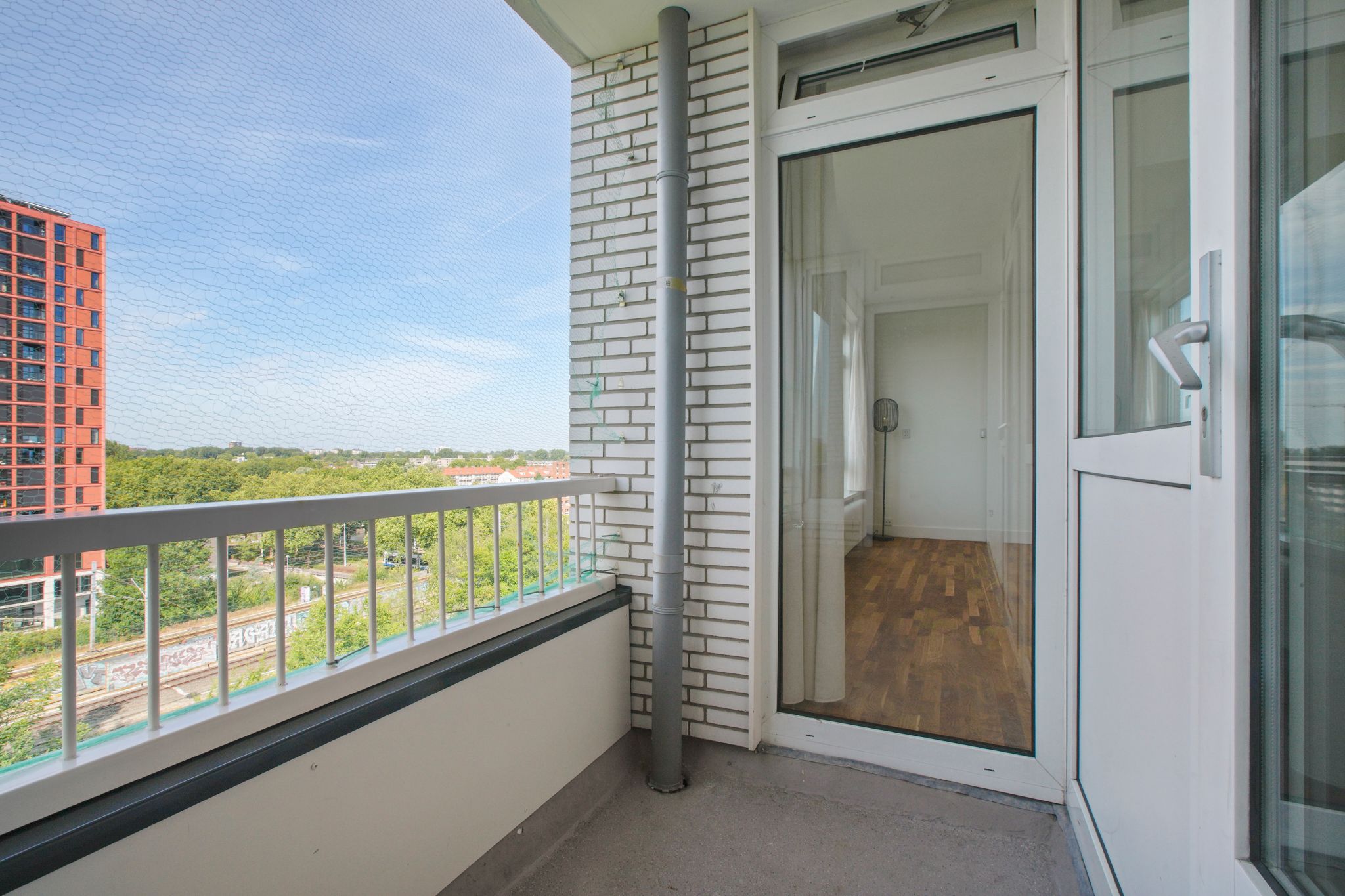 Photo 24 of Maassluisstraat 60