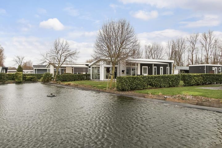 Vrijstaande woning te koop: Rijksstraatweg 186-123, Dordrecht