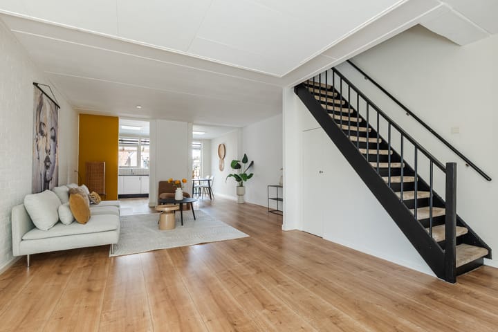 Tussenwoning te koop: Domela Nieuwenhuisweg 32, Muntendam