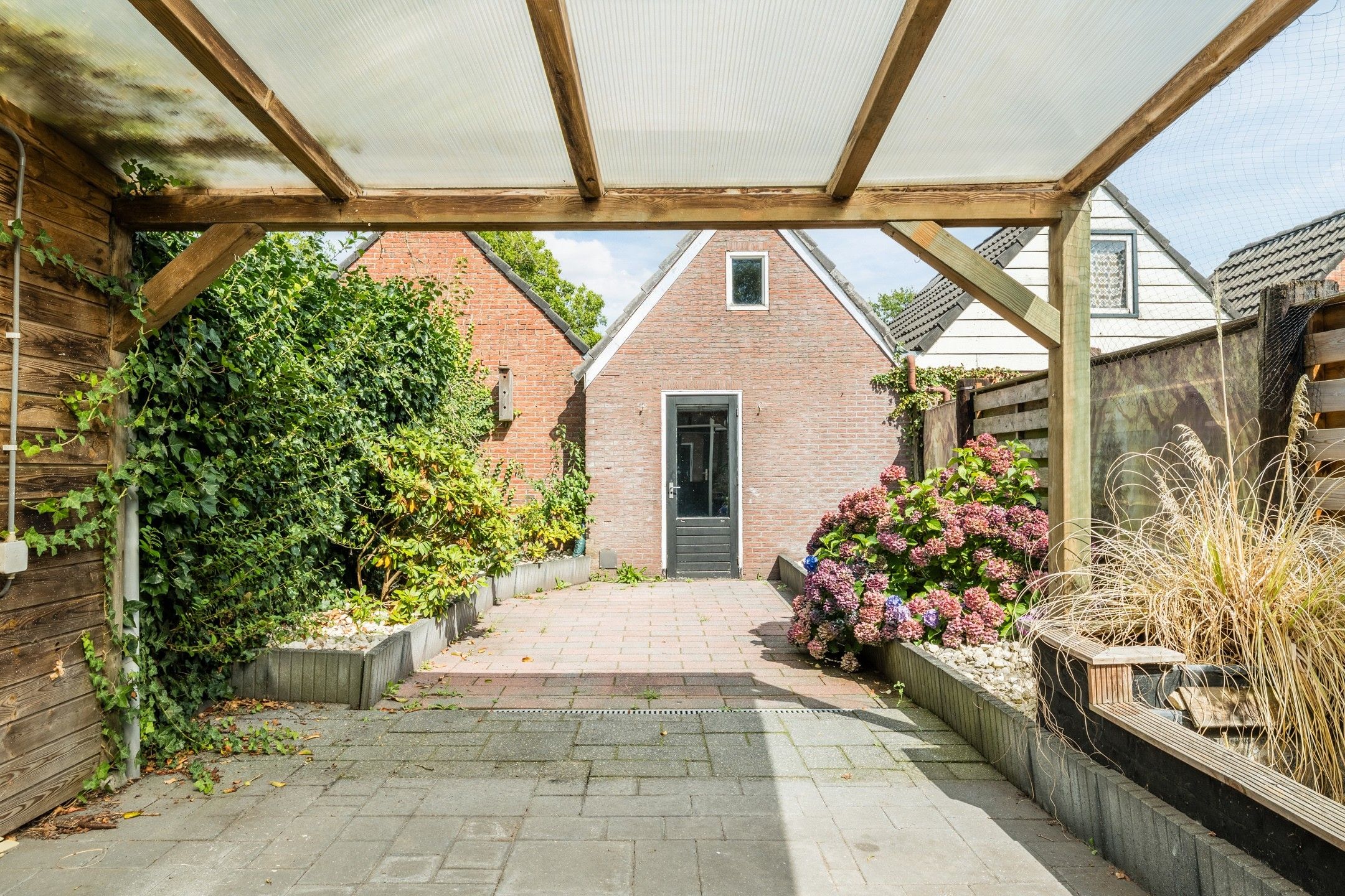 Photo 39 of Domela Nieuwenhuisweg 32