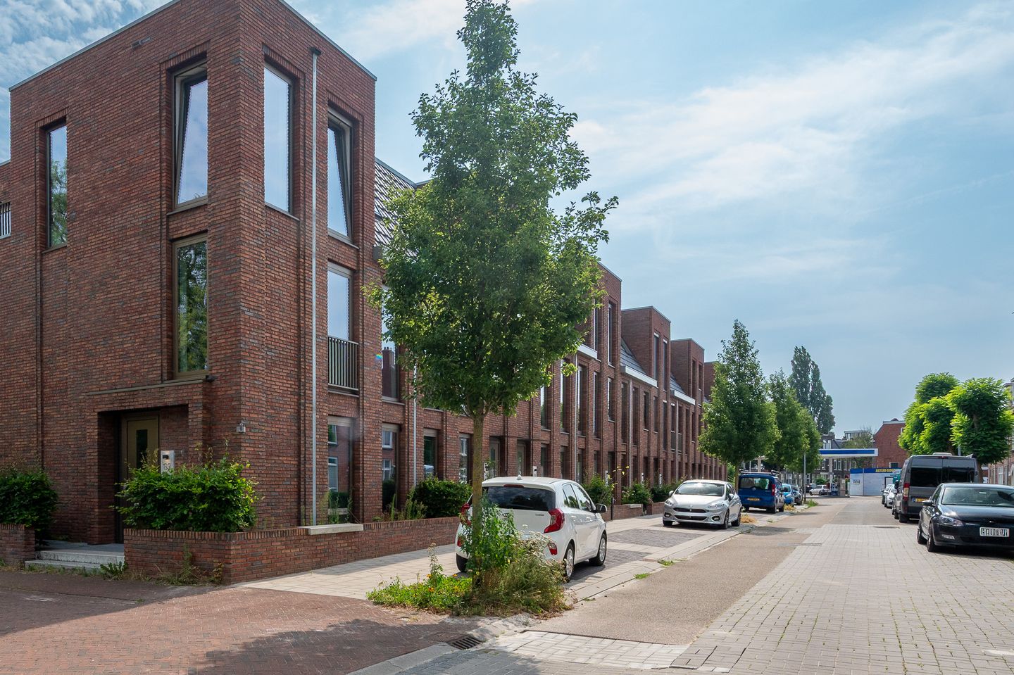 Photo 10 of Helper Westsingel 81