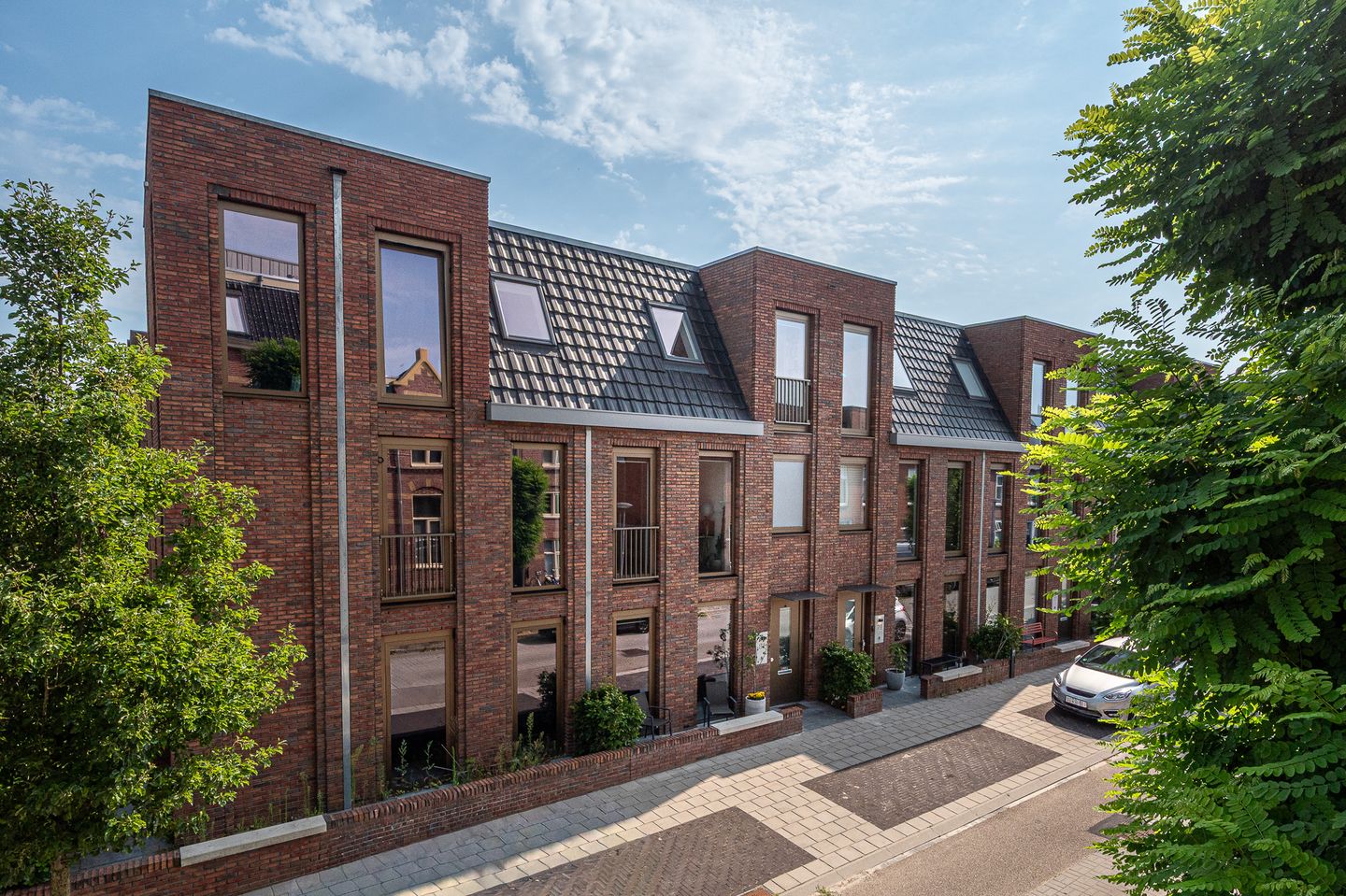 Photo 4 of Helper Westsingel 81