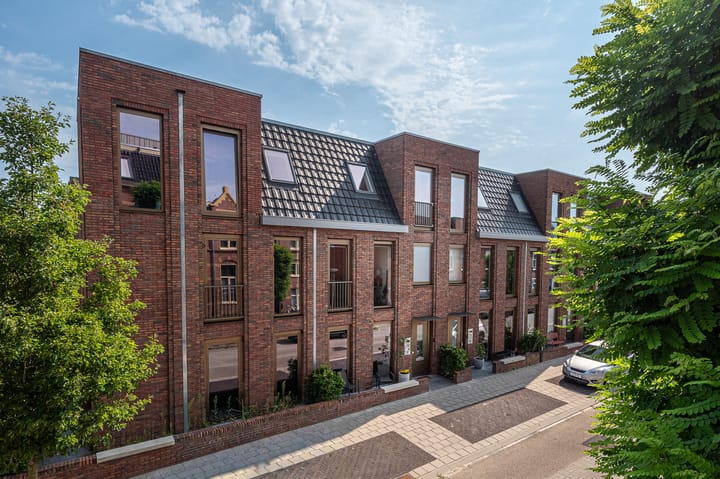 Photo 4 of Helper Westsingel 81