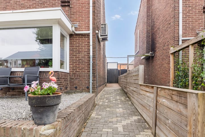 Hoekwoning te koop: Rembrandtstraat 37, Heerlen