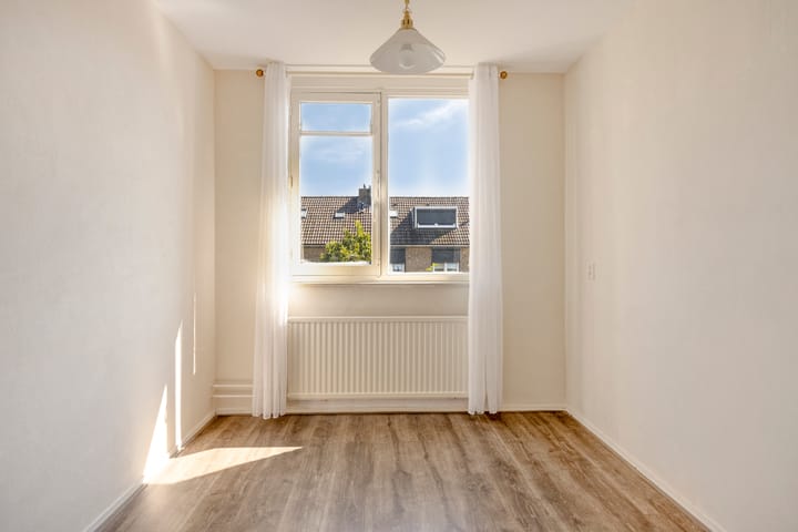 Tussenwoning te koop: Planetenhof 71, Maastricht