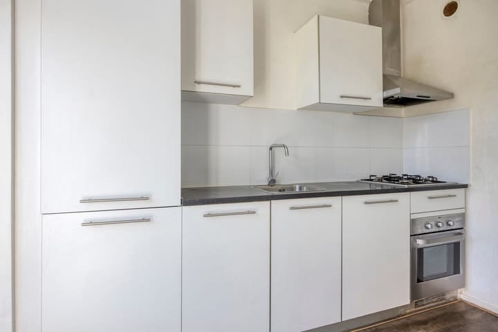 Tussenwoning te koop: Planetenhof 71, Maastricht