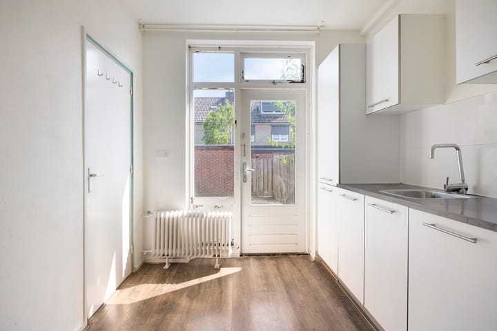 Tussenwoning te koop: Planetenhof 71, Maastricht