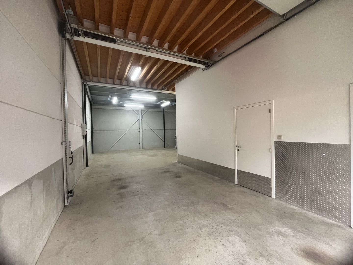 Bekijk foto 4 van Bedrijfsweg 33