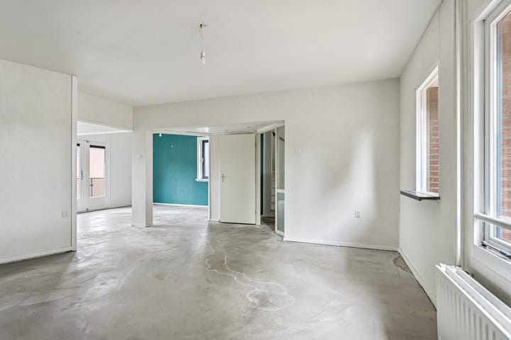 Appartement te koop: Middenhof 15, Almere