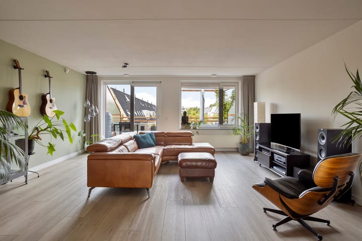 Tussenwoning te koop: Renzo Pianolijn 19, Zoetermeer
