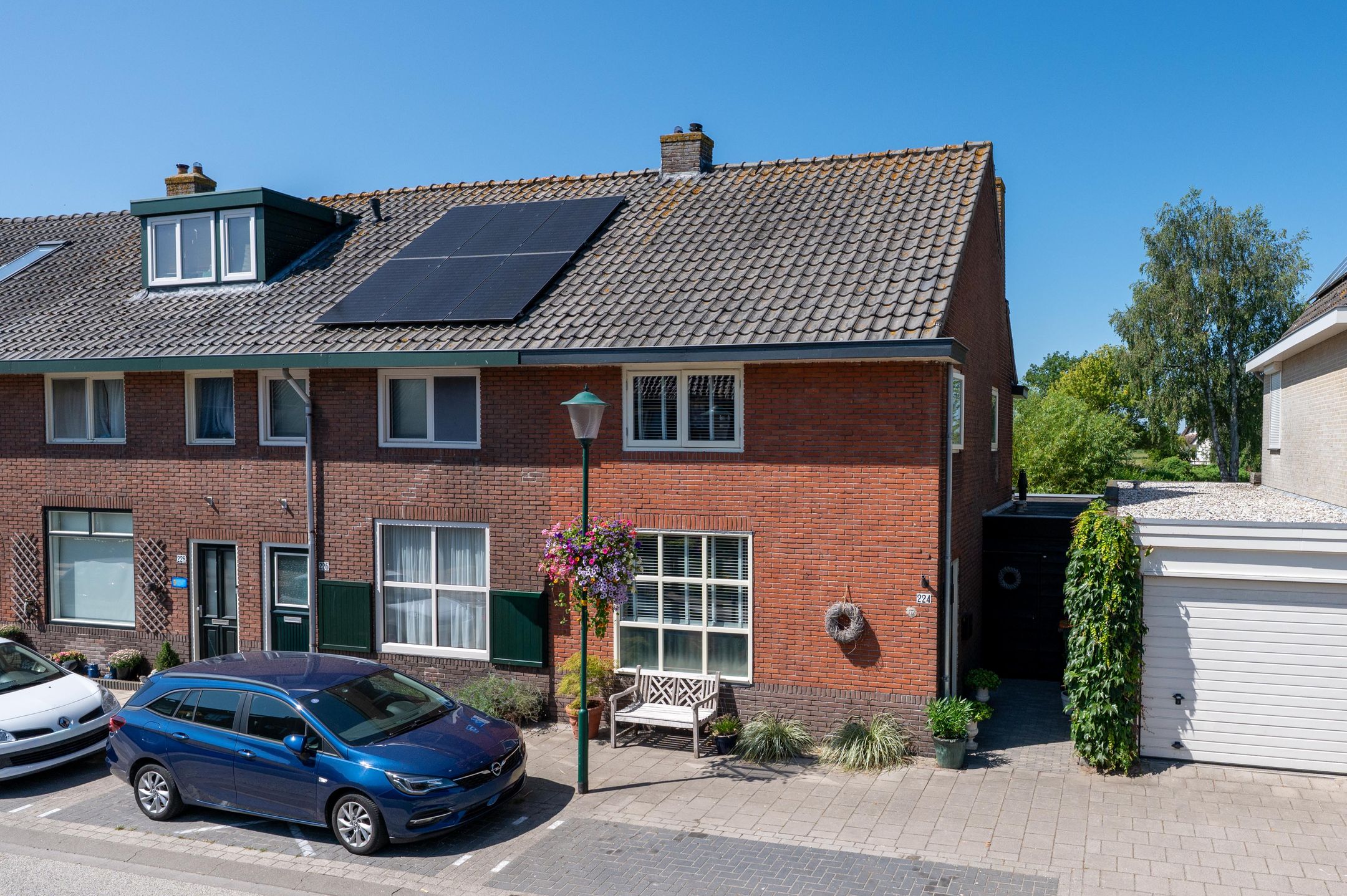 Photo 39 of Zuidereinde 224