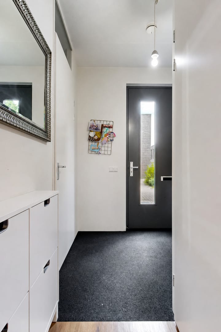 Tussenwoning te koop: Warmoeziershof 7, Leiden