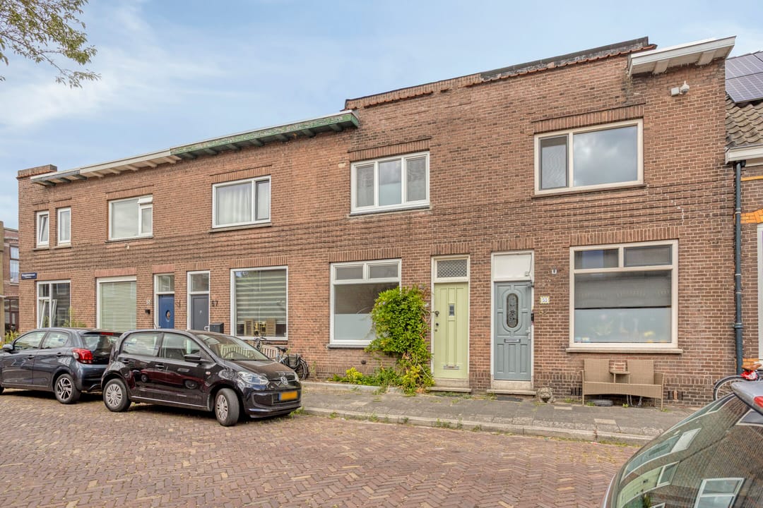 Photo 2 of Huygensstraat 55