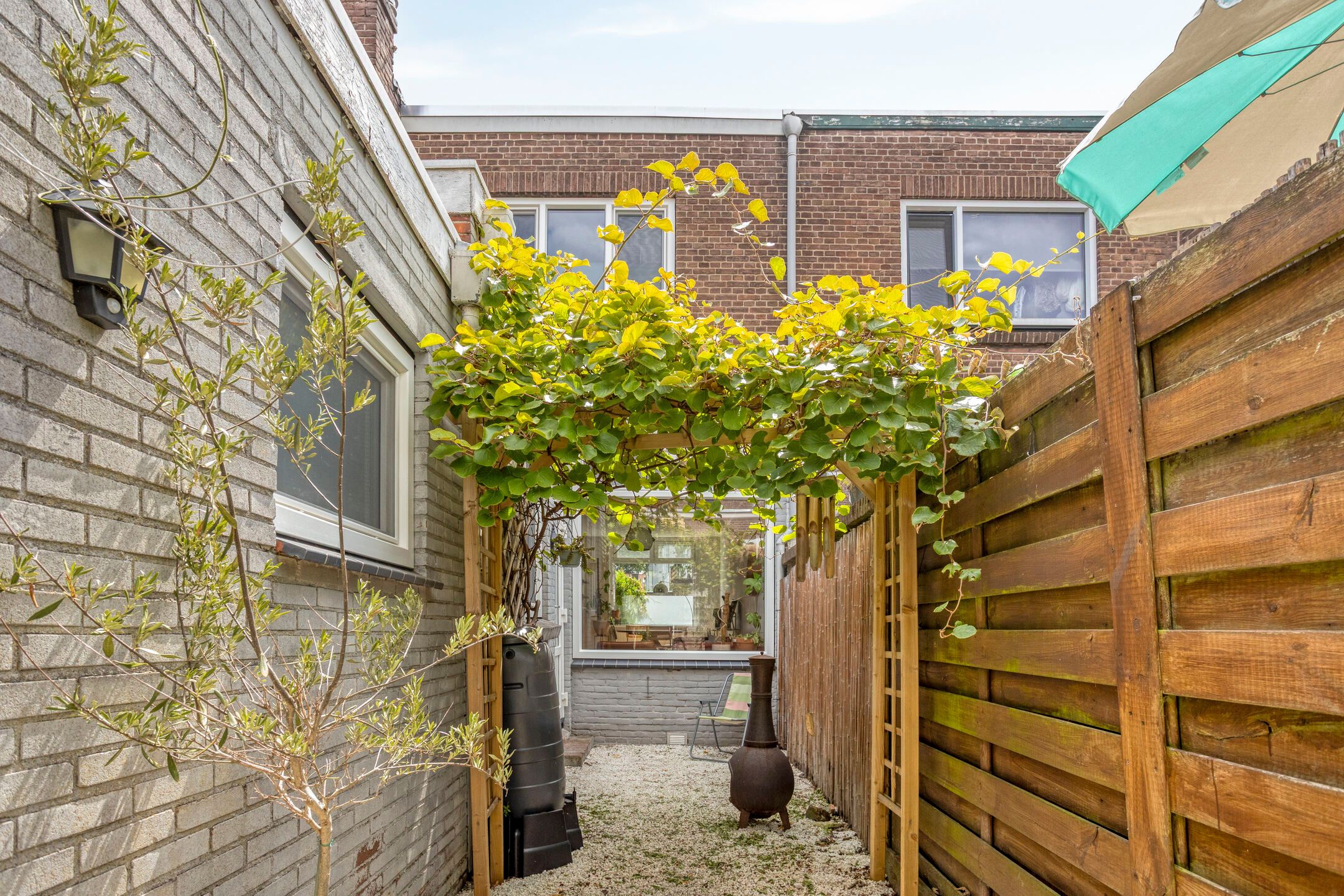 Photo 21 of Huygensstraat 55