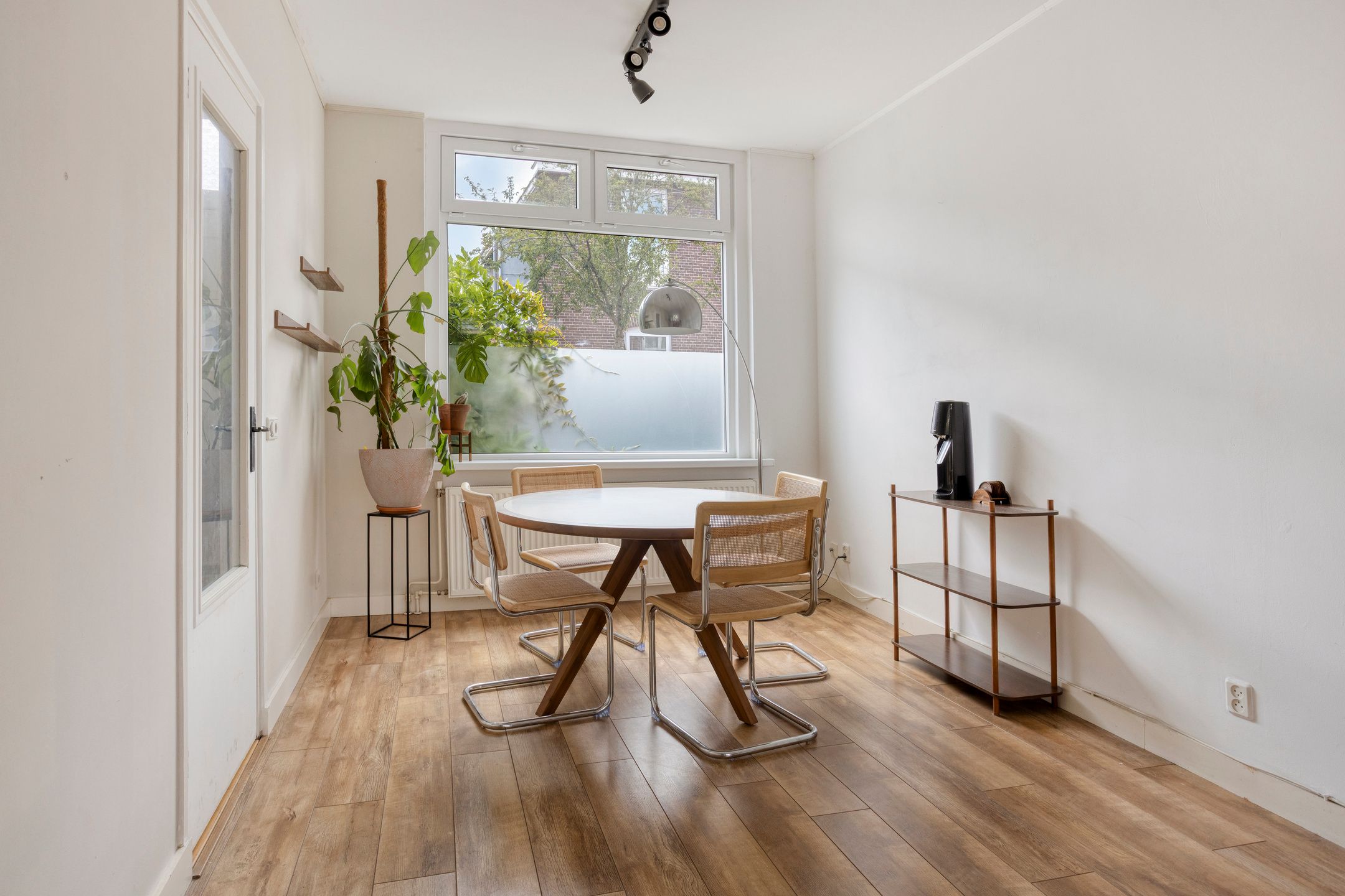 Photo 6 of Huygensstraat 55