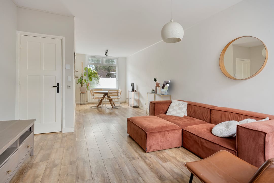Photo 11 of Huygensstraat 55