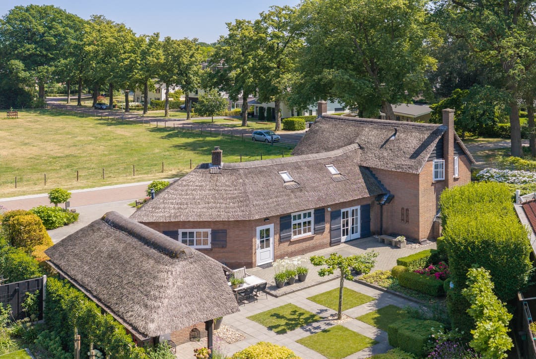 Photo 2 of Esdoornlaan 1