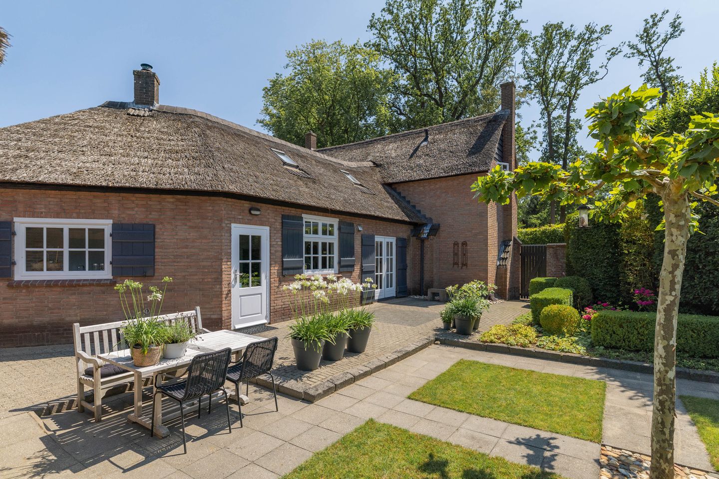 Photo 14 of Esdoornlaan 1
