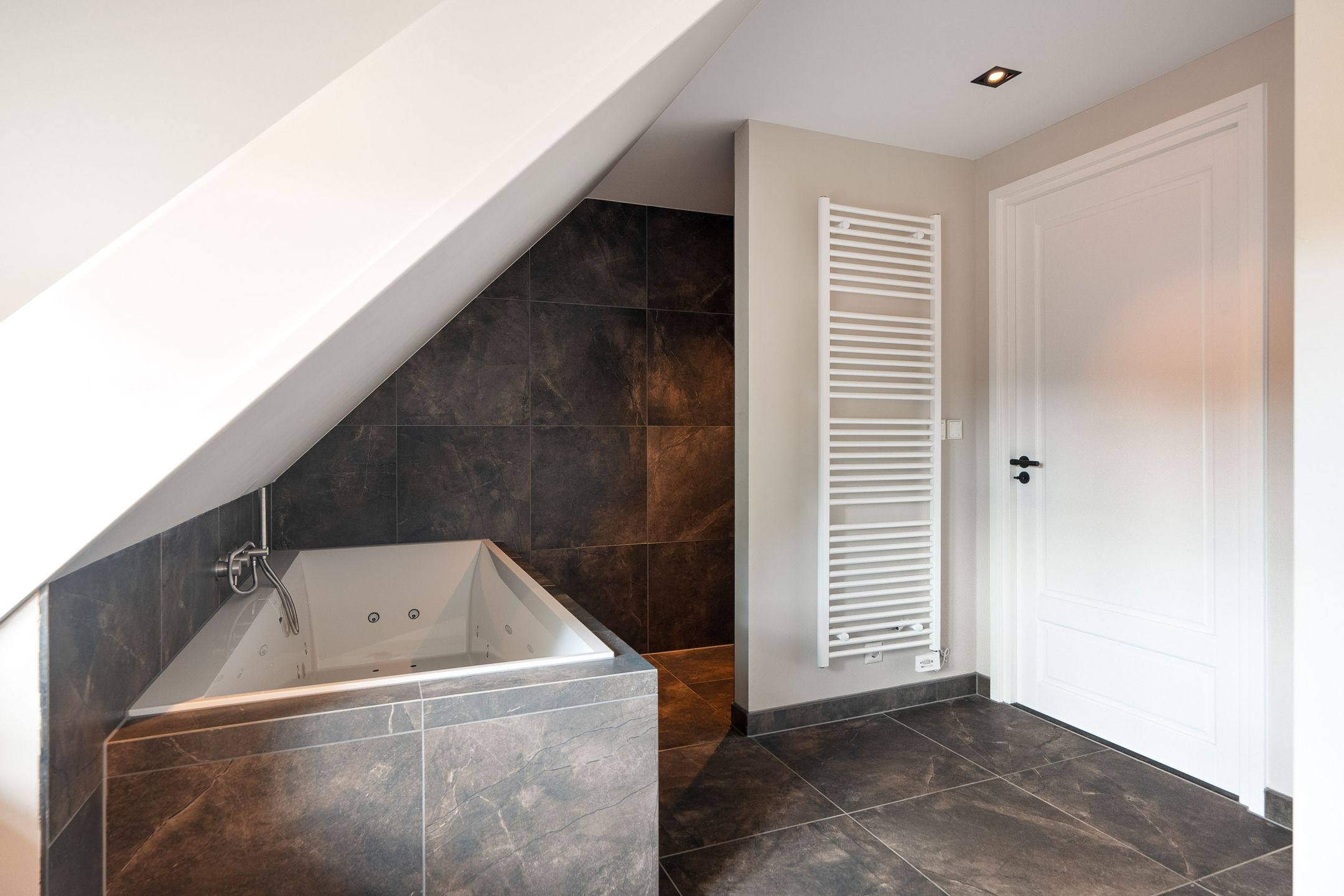Foto 90 van Siebe Annesweg 3