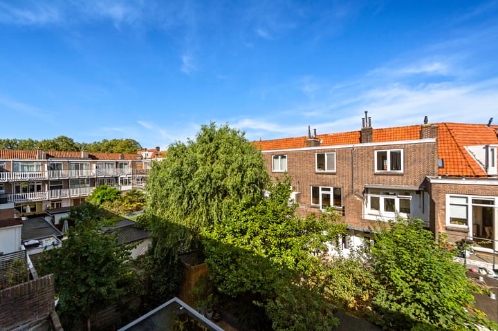 Appartement te koop: Isaäk Hoornbeekstraat 42, Delft