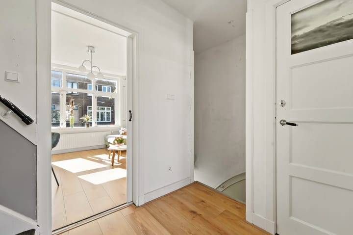 Appartement te koop: Isaäk Hoornbeekstraat 42, Delft