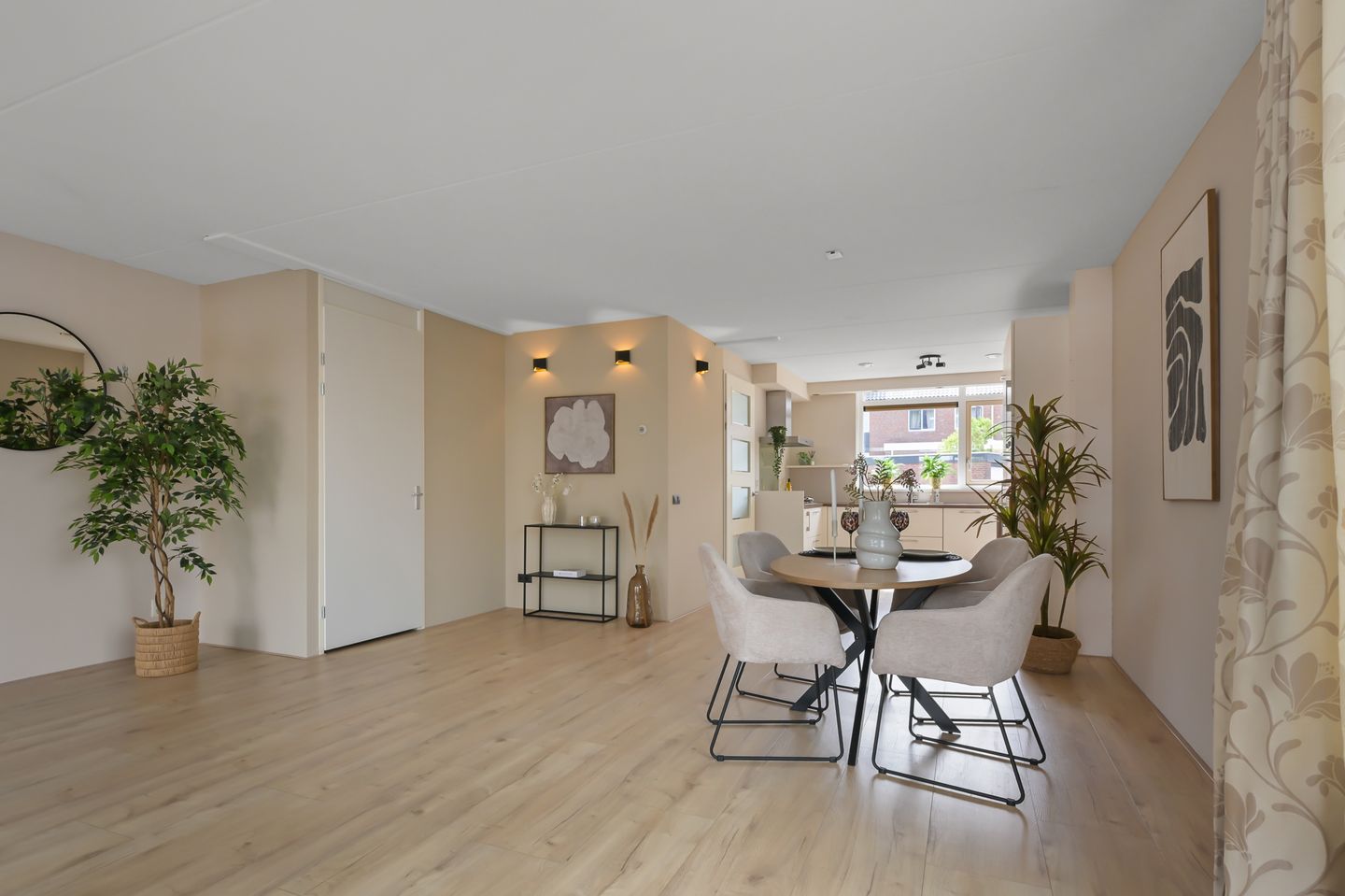 Photo 10 of Hertog Albrechtstraat 84