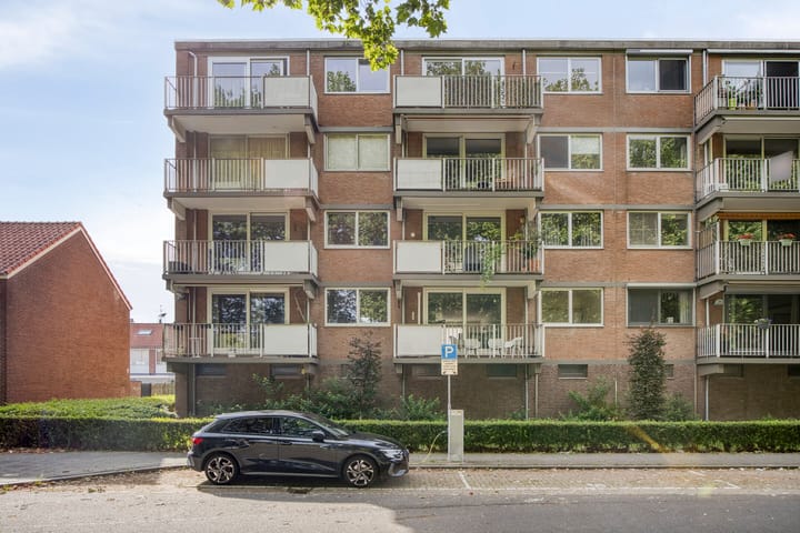 Photo 2 of Rijnauwenstraat 83