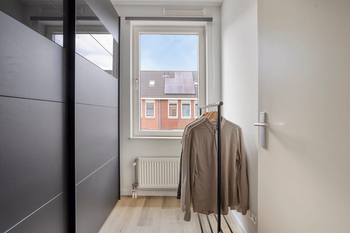 Tussenwoning te koop: Blokvucht 11, Breda