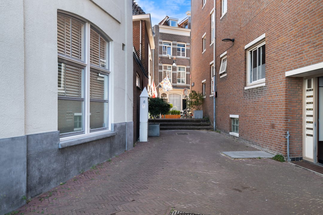Photo 37 of Voorstraat 1