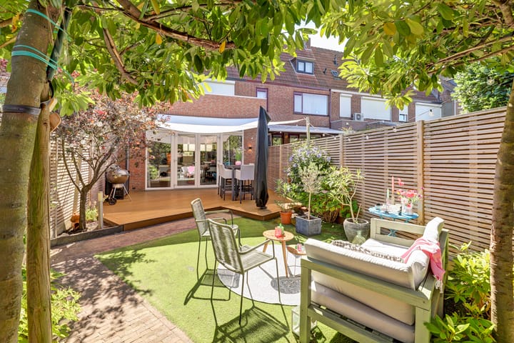 Tussenwoning te koop: Pastoor Op Heijstraat 14, Venlo