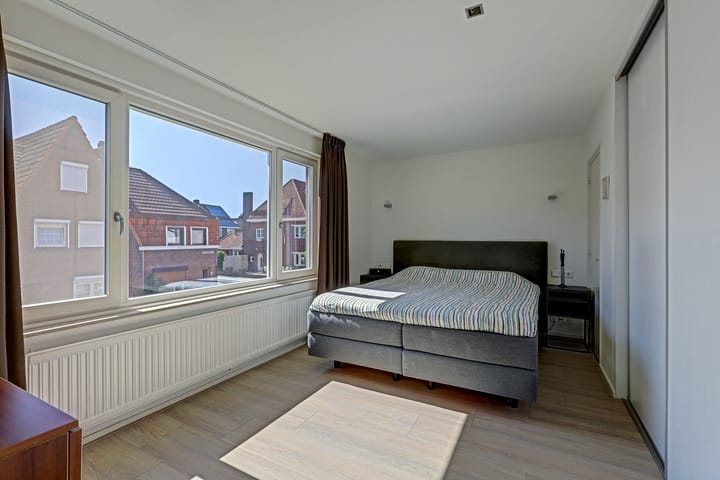 Tussenwoning te koop: Pastoor Op Heijstraat 14, Venlo