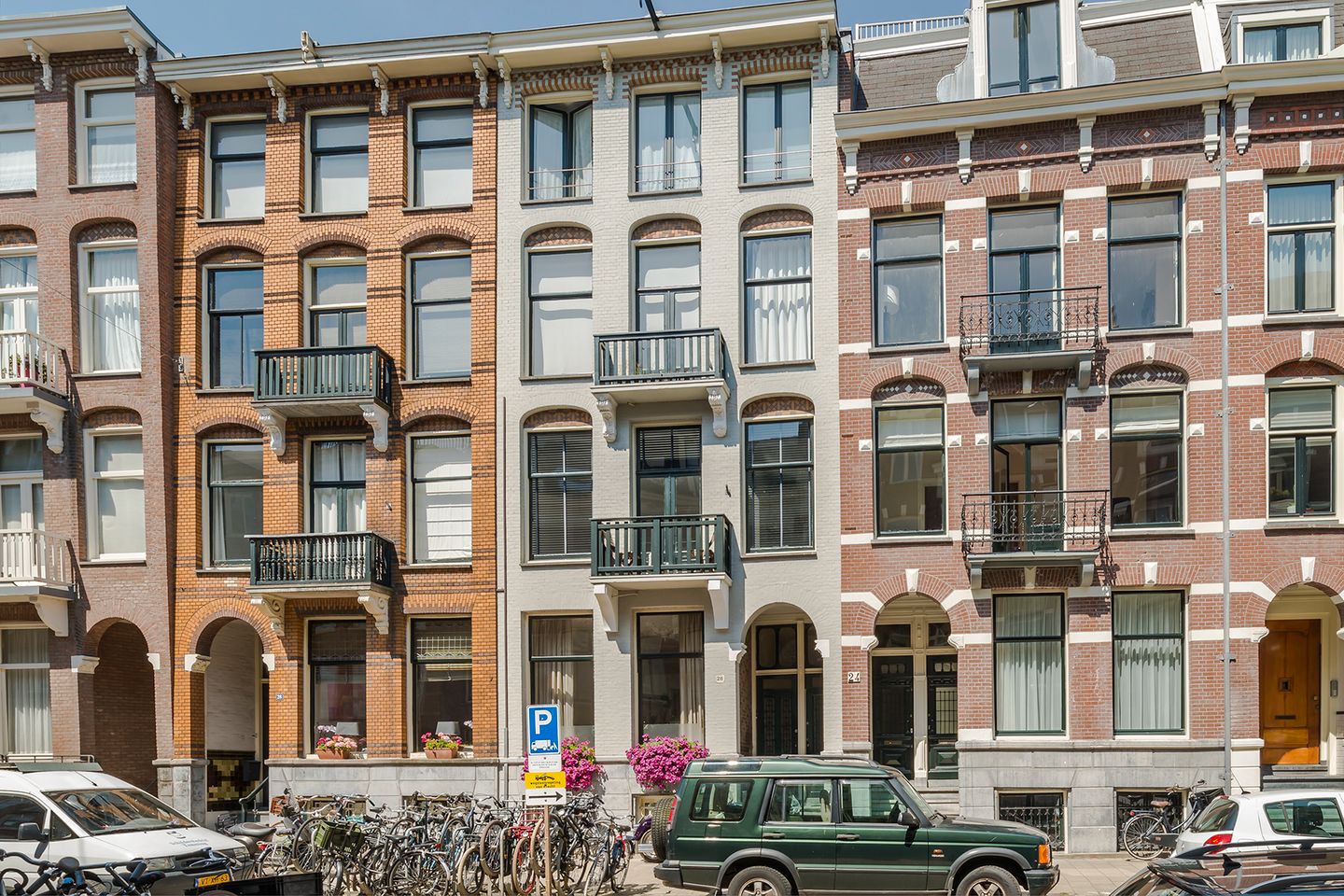 Foto 1 van Van Eeghenstraat 26-1
