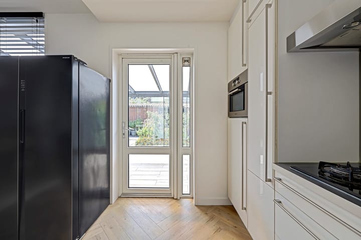 Tussenwoning te koop: Steurweg 21, Hoogvliet Rotterdam