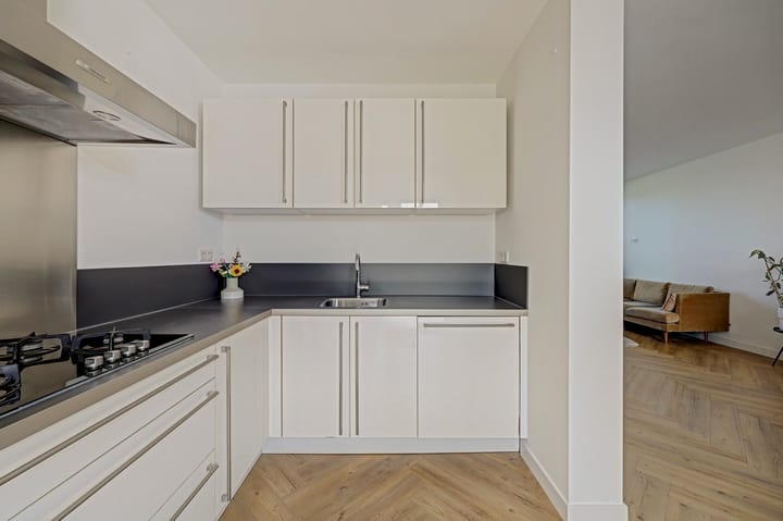 Tussenwoning te koop: Steurweg 21, Hoogvliet Rotterdam