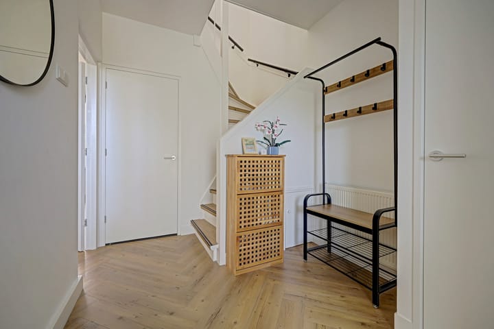 Tussenwoning te koop: Steurweg 21, Hoogvliet Rotterdam