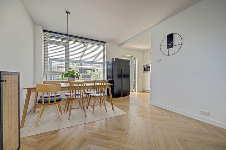 Tussenwoning te koop: Steurweg 21, Hoogvliet Rotterdam