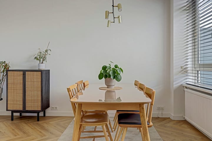 Tussenwoning te koop: Steurweg 21, Hoogvliet Rotterdam