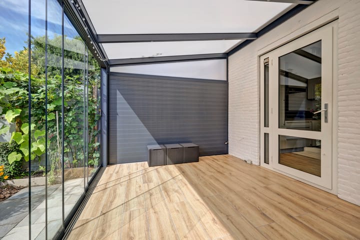Tussenwoning te koop: Steurweg 21, Hoogvliet Rotterdam
