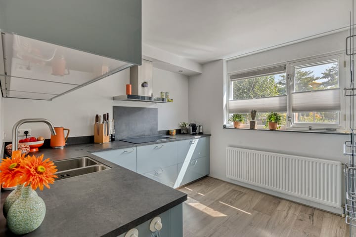 Photo 4 of Marsstraat 17