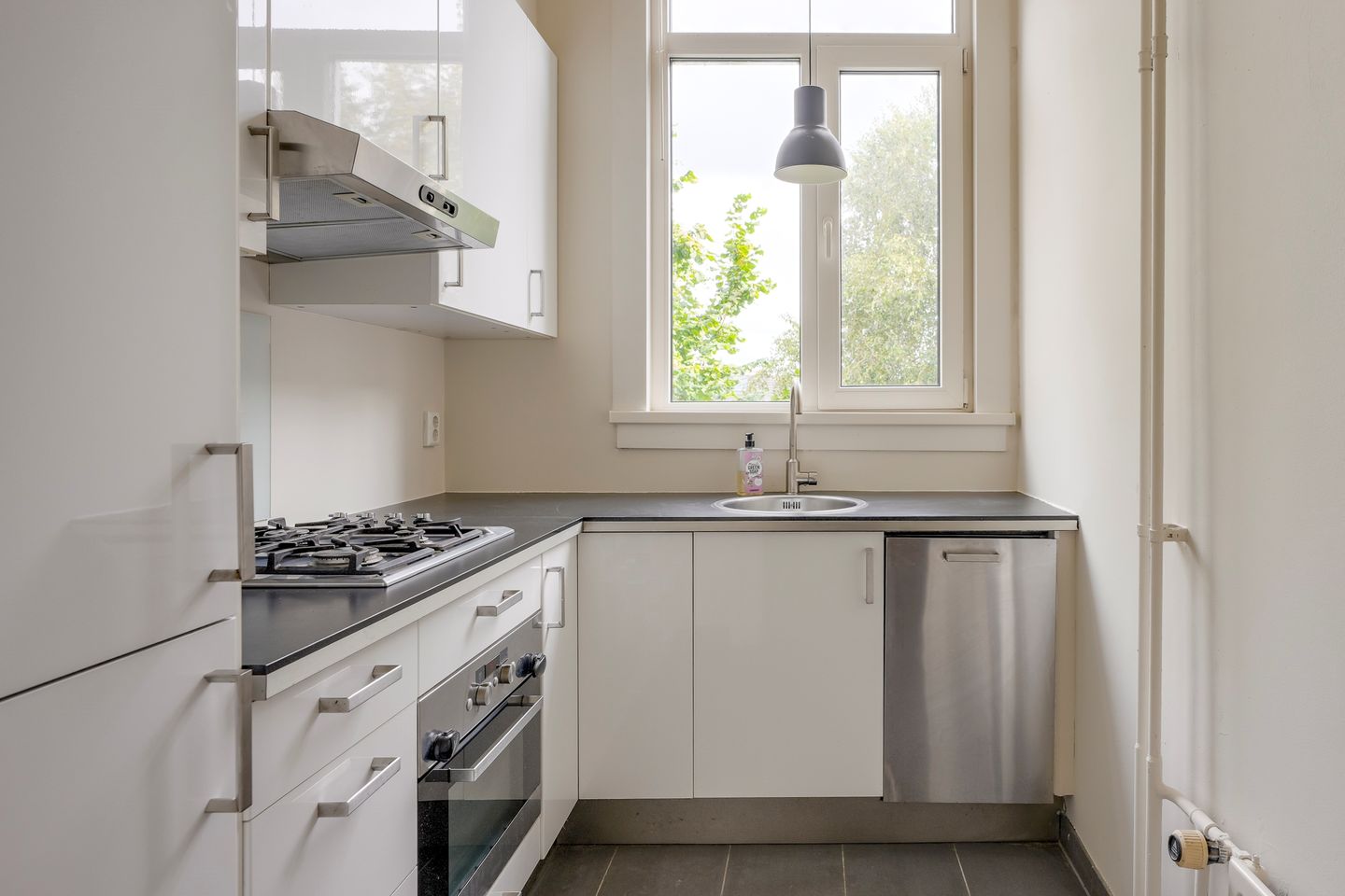 Photo 10 of Potterstraat 12-E