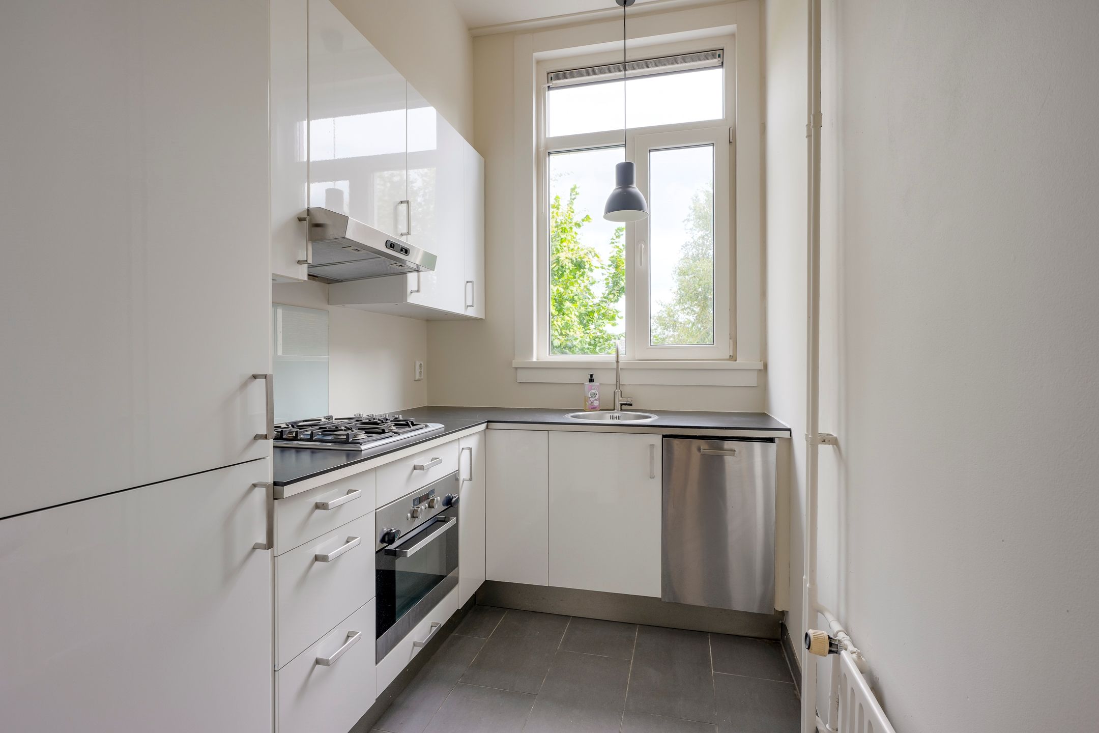Photo 9 of Potterstraat 12-E