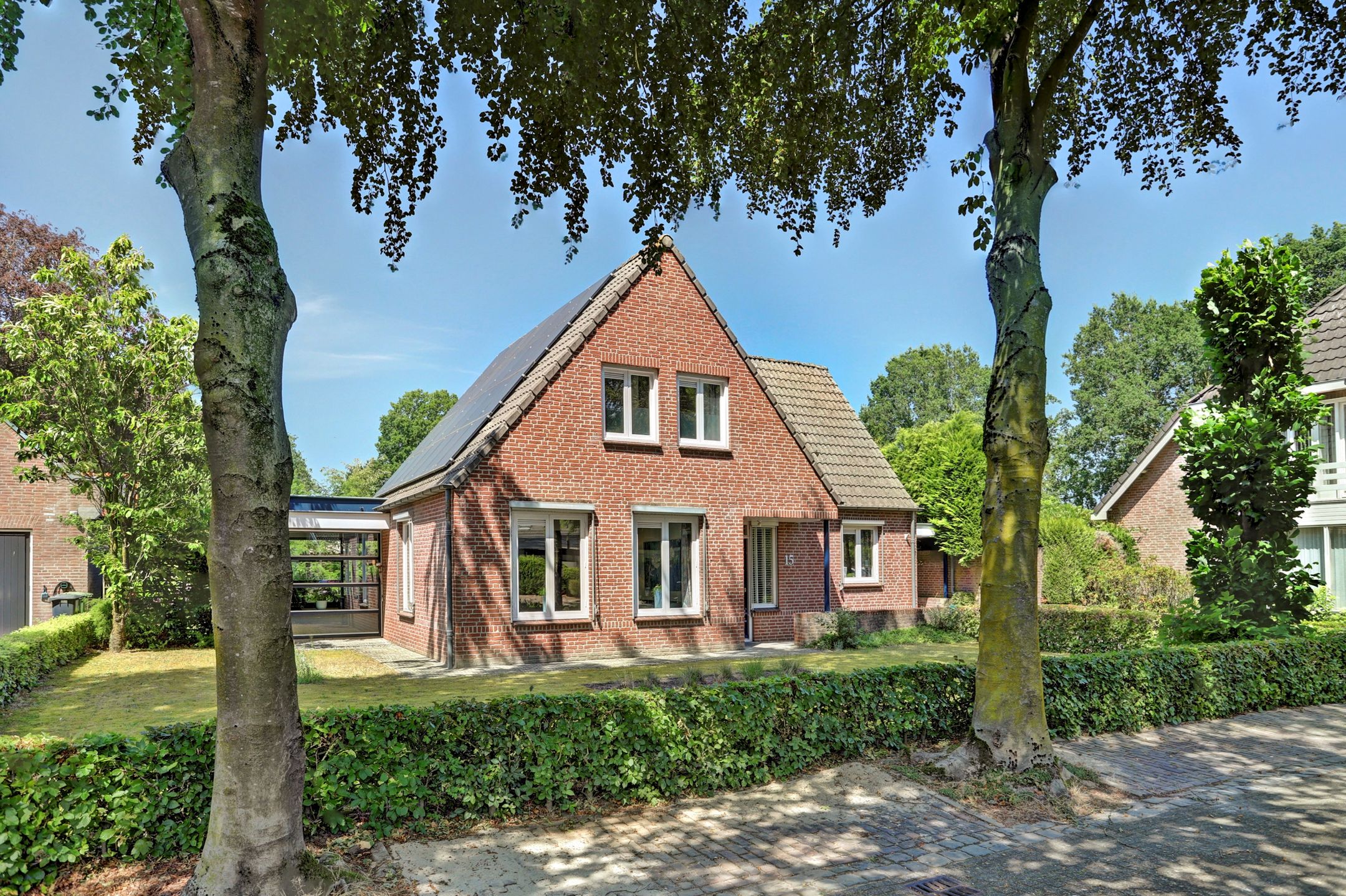 D'n Grote Aard 15