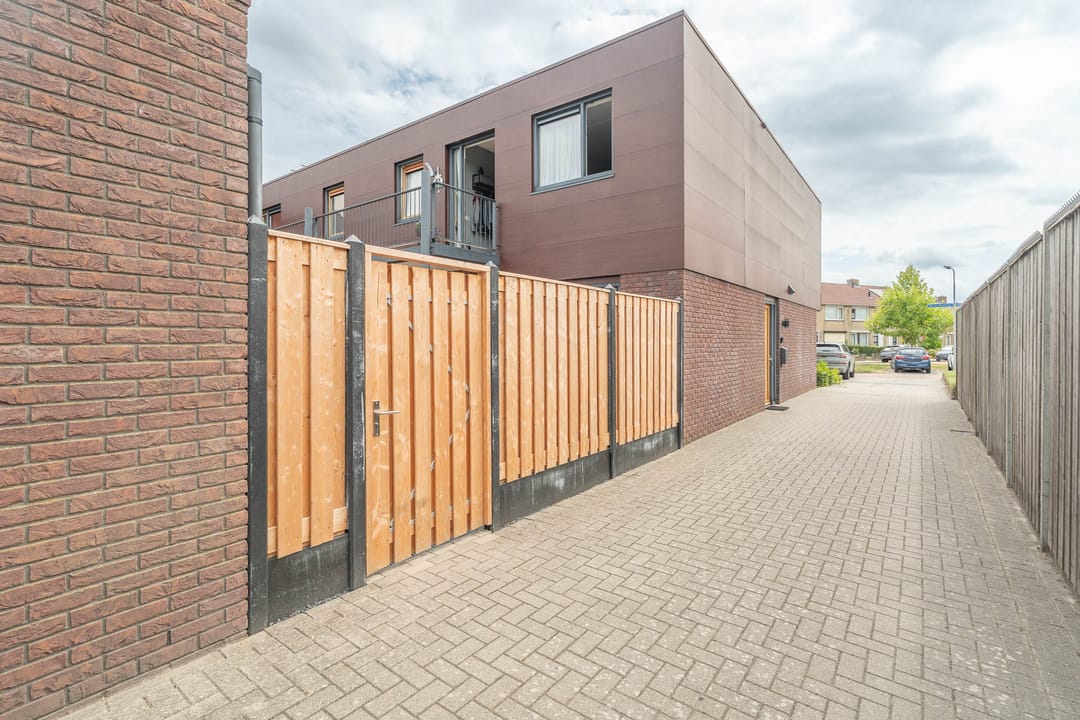 Photo 32 of Dirk Jan Blomstraat 9