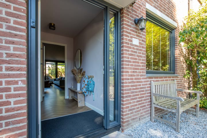 Tussenwoning te koop: Overweg 118, Ouderkerk Aan De Amstel